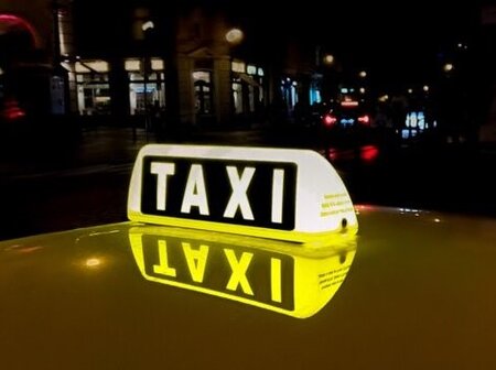 Taxichauffeurs krijgen jaar langer de tijd om vereist taalniveau Nederlands te behalen